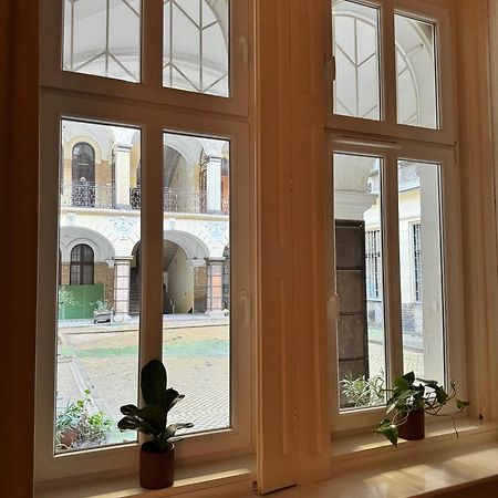 Stay At Liz Budapest Central Bagian luar foto