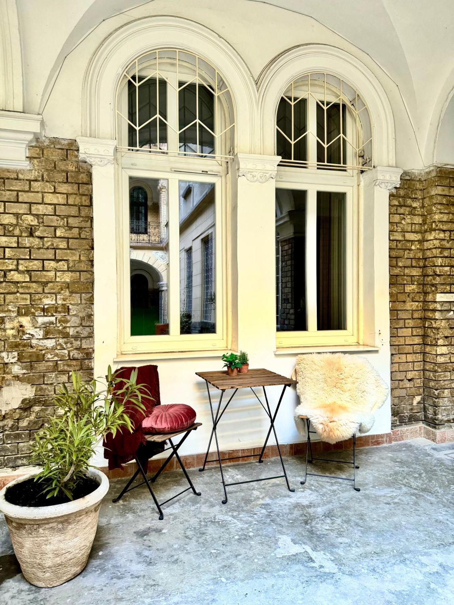 Stay At Liz Budapest Central Bagian luar foto